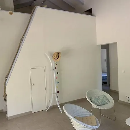 San Antonu, Santa Giulia 빌라 *