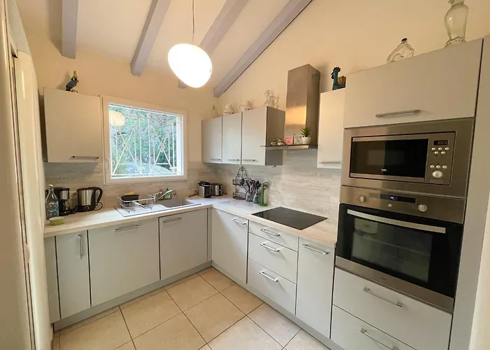 Villa San Antonu, Santa Giulia *