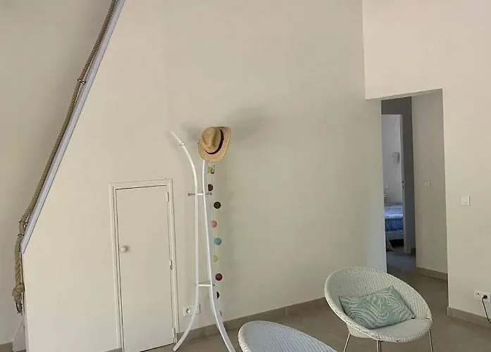 San Antonu, Santa Giulia Villa *